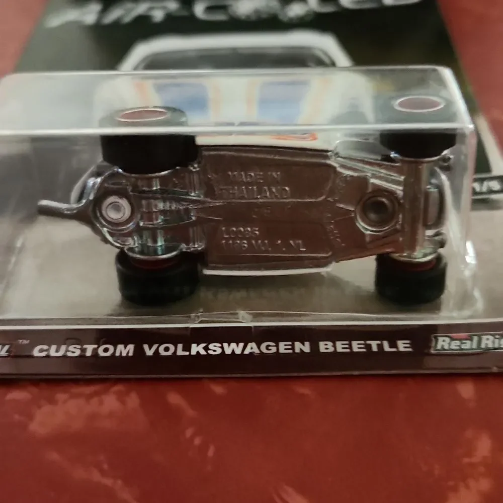 Custom Volkswagon Beetle Air Cooled 2016 Hot Wheels Car NIP